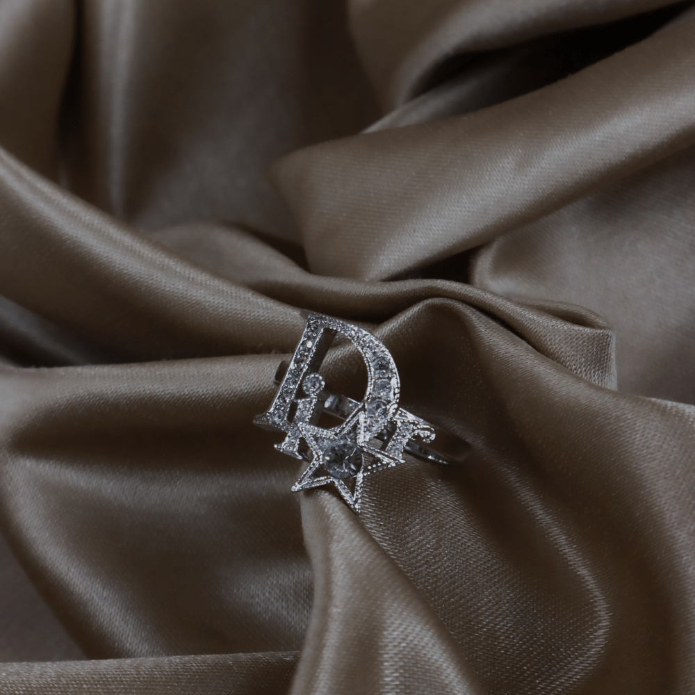 CHRISTIAN DIOR 星閃閃戒指|未使用附原盒 - Vintasy手鏈