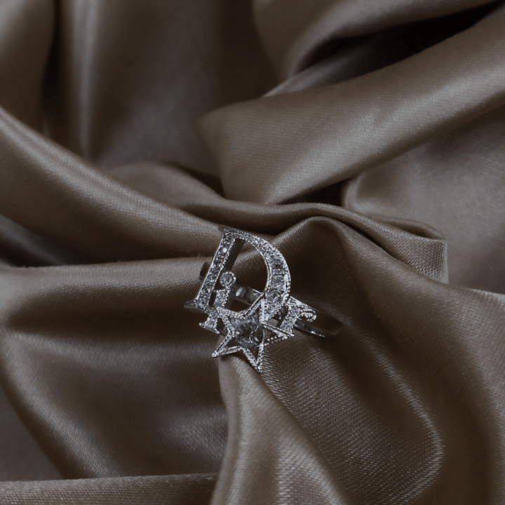 CHRISTIAN DIOR 星閃閃戒指|未使用附原盒 - Vintasy手鏈