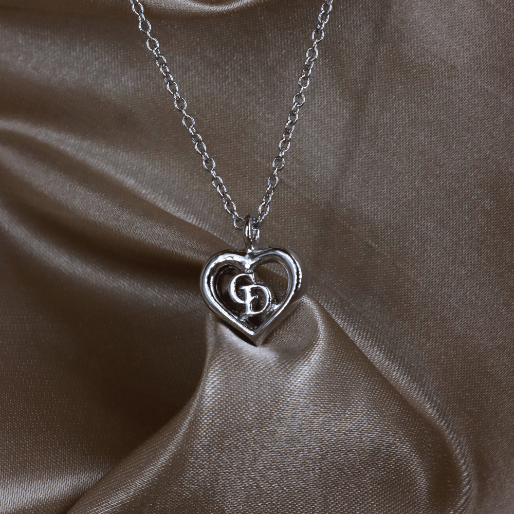 CHRISTIAN DIOR 簡約心心吊墜項鏈 |未使用品|附原裝小牌 - Vintasy