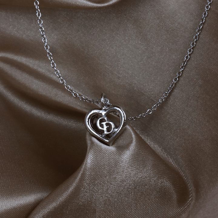 CHRISTIAN DIOR 簡約心心吊墜項鏈 |未使用品|附原裝小牌 - Vintasy