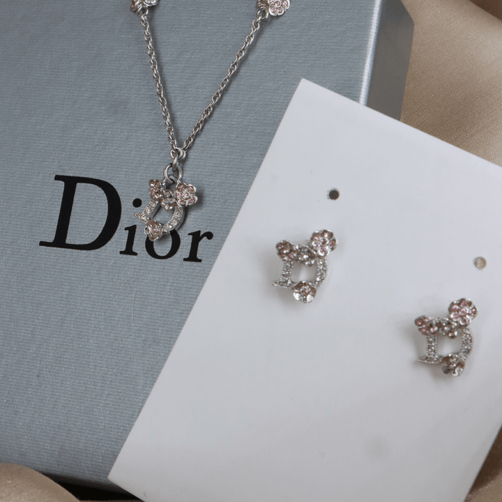 CHRISTIAN DIOR 粉紅閃石吊墜項鏈連耳環 |未使用品附原盒 - Vintasy項鏈