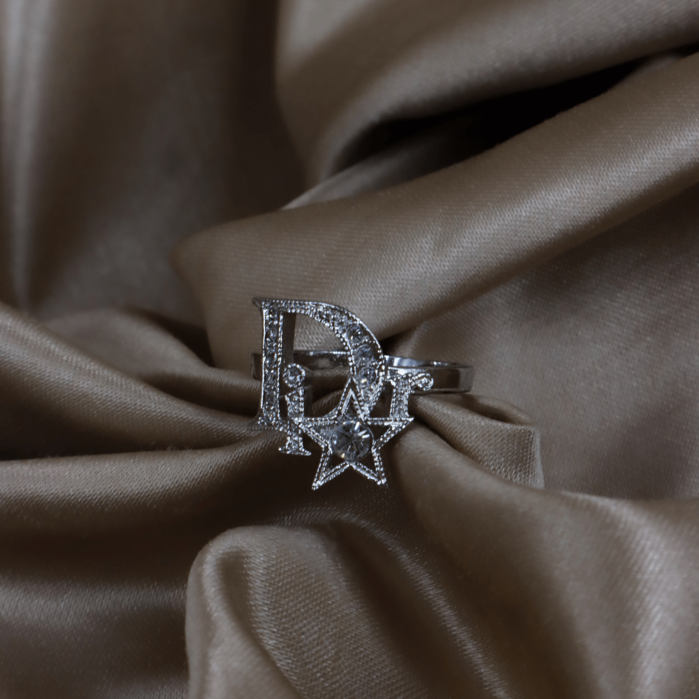 CHRISTIAN DIOR 星閃閃戒指|未使用附原盒 - Vintasy手鏈