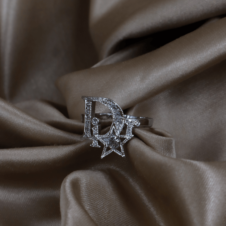 CHRISTIAN DIOR 星閃閃戒指|未使用附原盒 - Vintasy手鏈