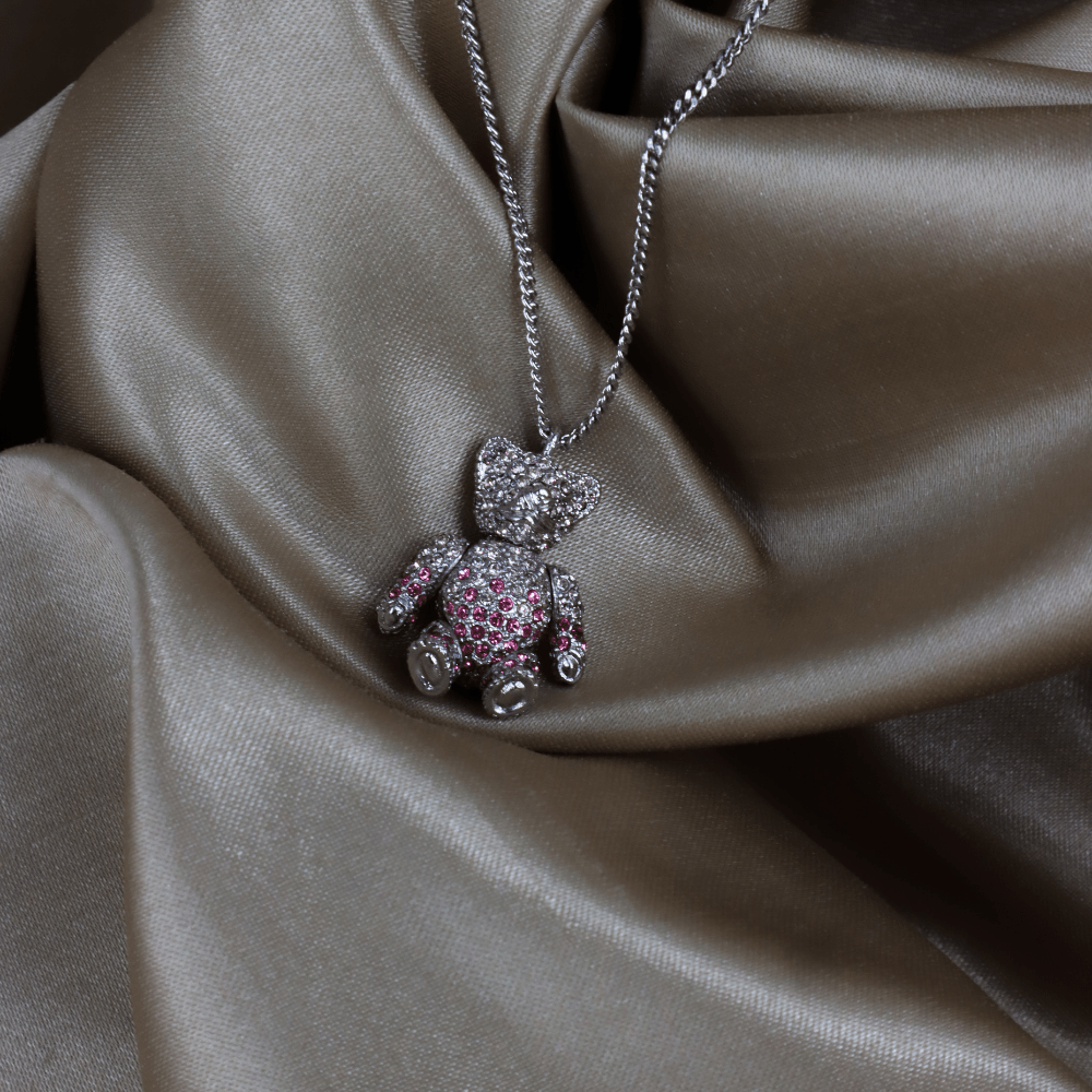 CHRISTIAN DIOR 粉紅小熊閃石吊墜項鏈 - Vintasy