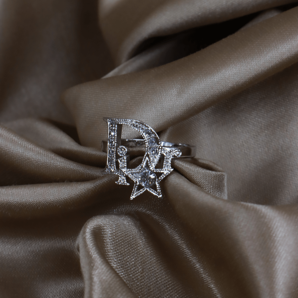 CHRISTIAN DIOR 星閃閃戒指|未使用附原盒 - Vintasy手鏈