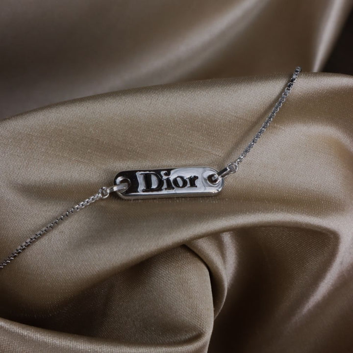 CHRISTIAN DIOR 簡約小牌吊墜項鏈 - Vintasy項鏈