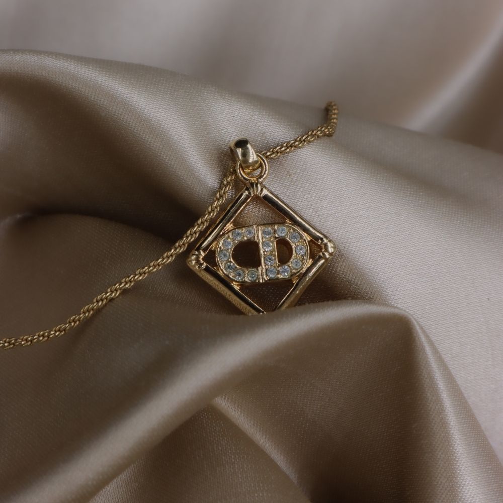 CHRISTIAN DIOR 菱型閃石吊墜 項鏈 - Vintasy