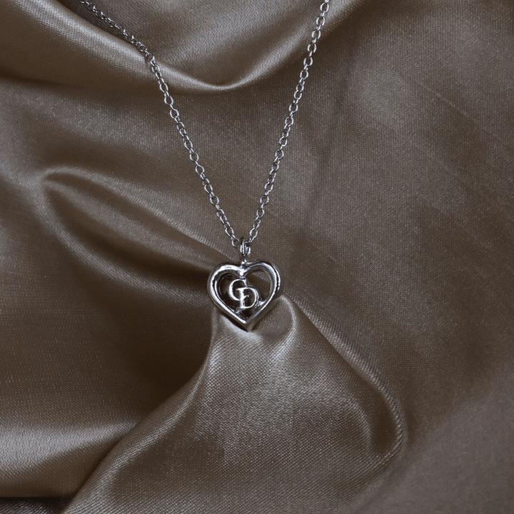 CHRISTIAN DIOR 簡約心心吊墜項鏈 |未使用品|附原裝小牌 - Vintasy