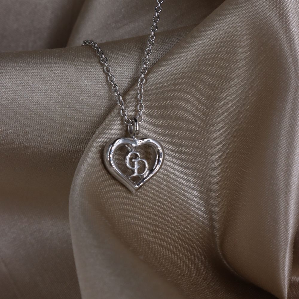 CHRISTIAN DIOR 簡約心心吊墜項鏈 - Vintasy