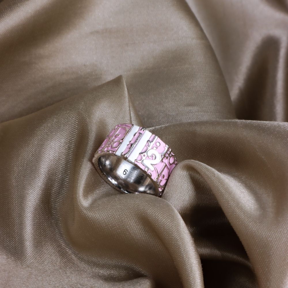 CHRISTIAN DIOR 粉紅軍牌戒指 - Vintasy