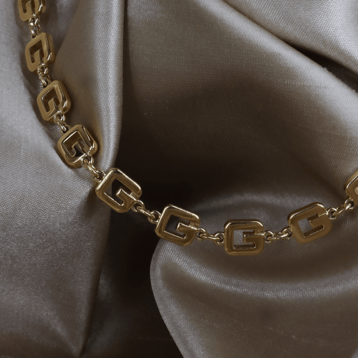 GIVENCHY G LOGO鎖骨項鏈 | 經典1980特色 - Vintasy