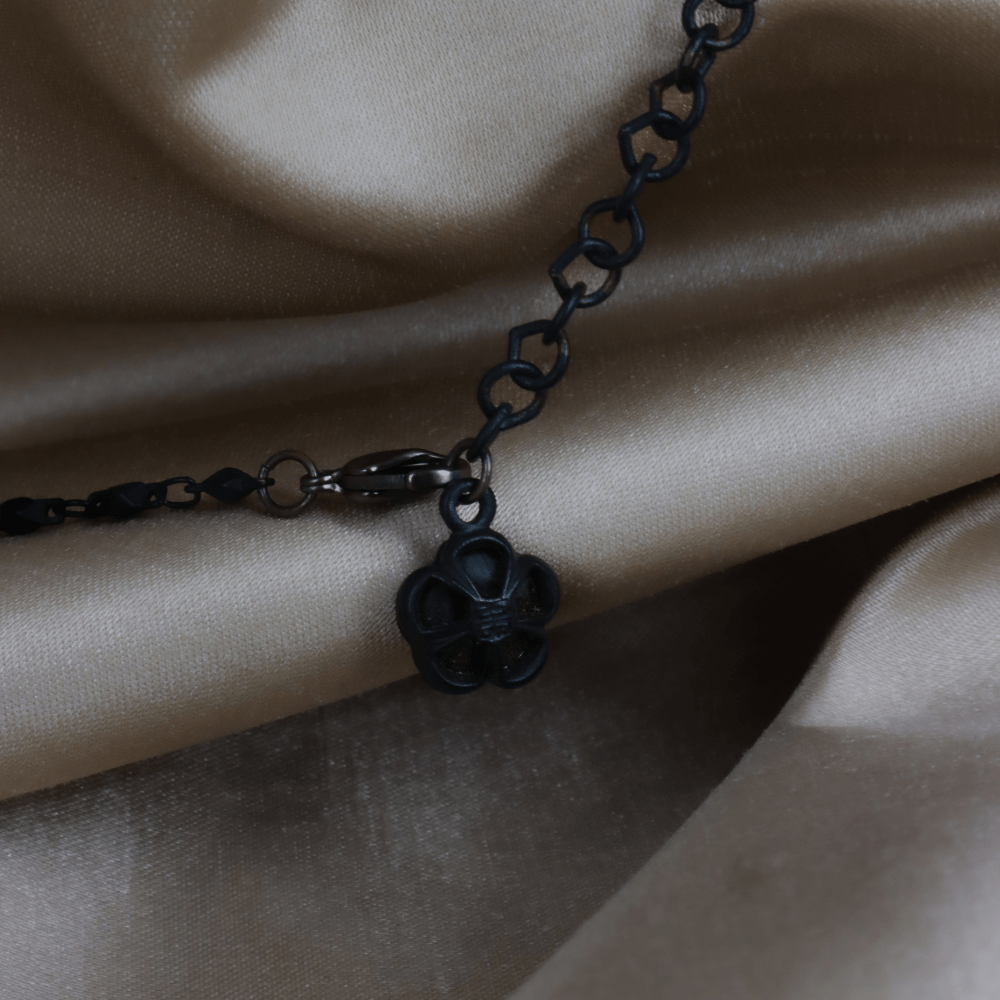 GIVENCHY 暗黑花花閃石項鏈 - Vintasy