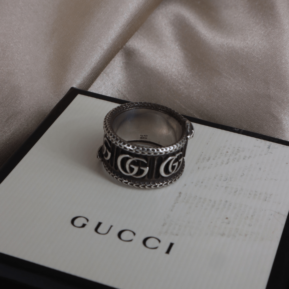 GUCCI INTERLOCKING 蛇銀戒指 附原盒 | 男裝 - Vintasy項鏈