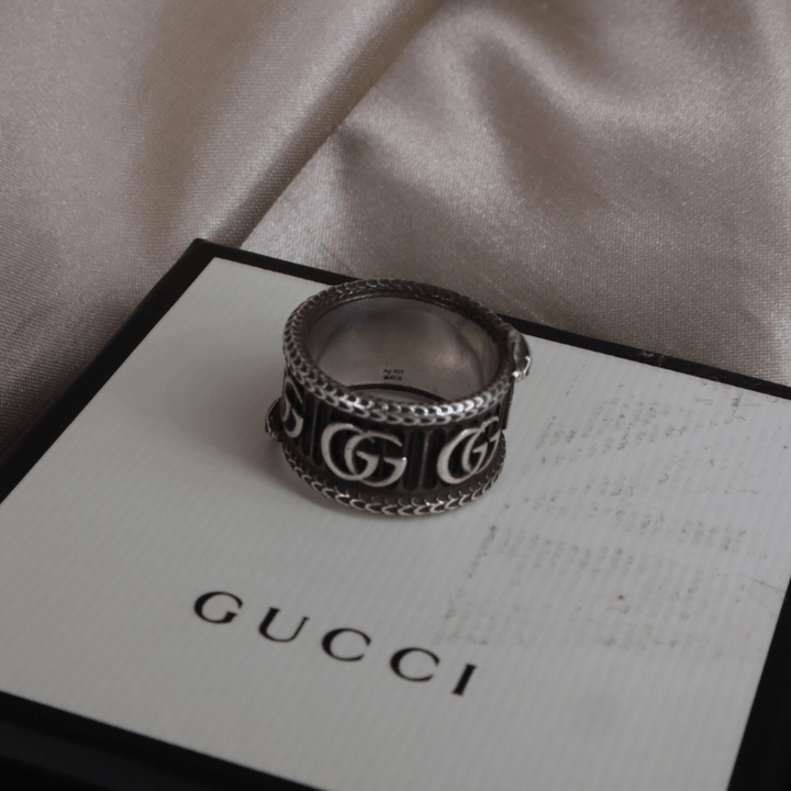 GUCCI INTERLOCKING 蛇銀戒指 附原盒 | 男裝 - Vintasy項鏈