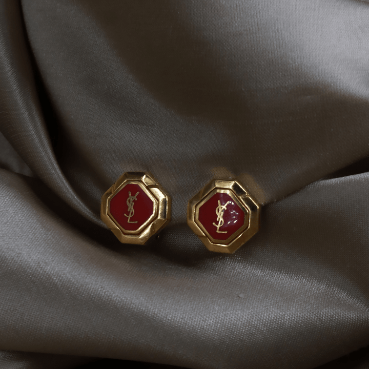 YSL Logo 吊墜耳夾 | SAINT LAURENT PARIS - Vintasy