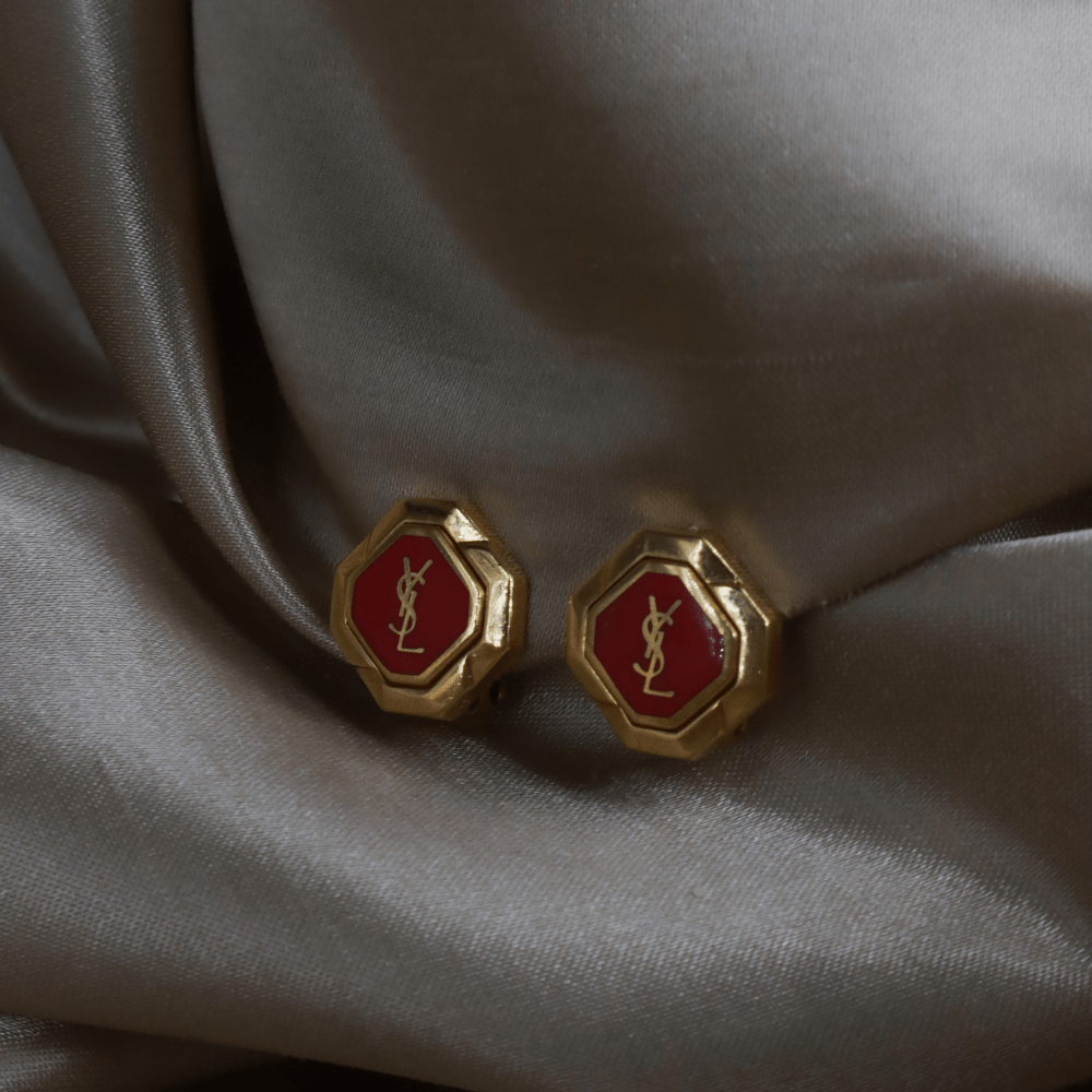 YSL Logo 吊墜耳夾 | SAINT LAURENT PARIS - Vintasy