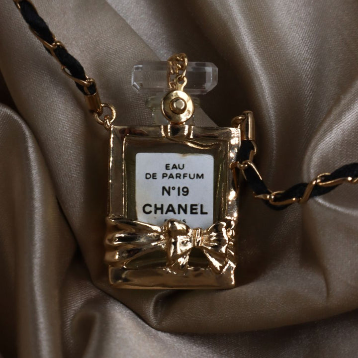 CHANEL 香水瓶項鏈 | 稀品金色珍品 - Vintasy