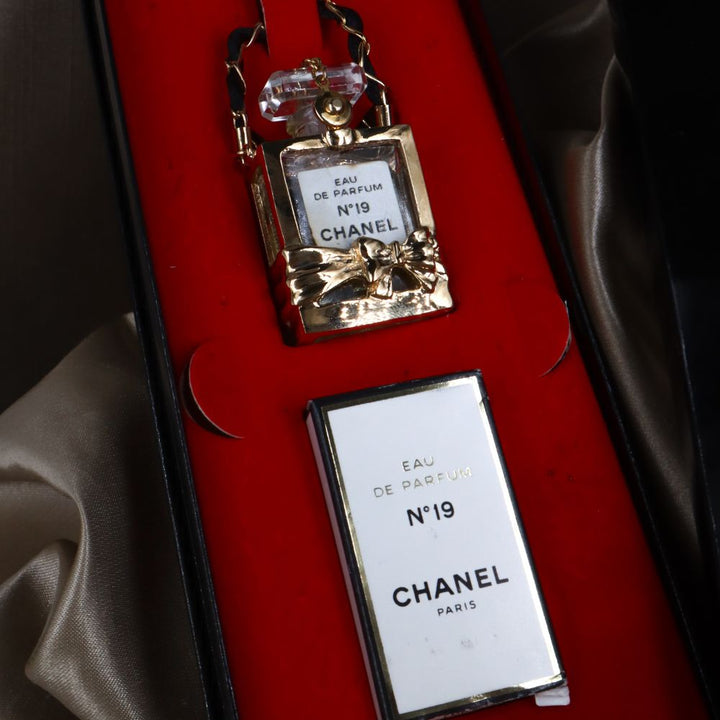 CHANEL 香水瓶項鏈 | 稀品金色珍品 - Vintasy