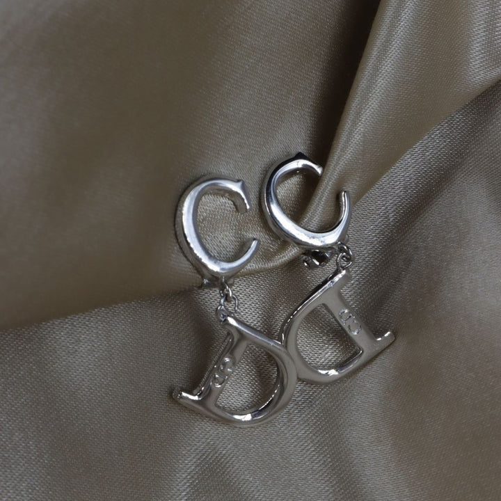 CHRISTIAN DIOR CD耳夾 | 1990年代款 | 未使用品級別 - Vintasy