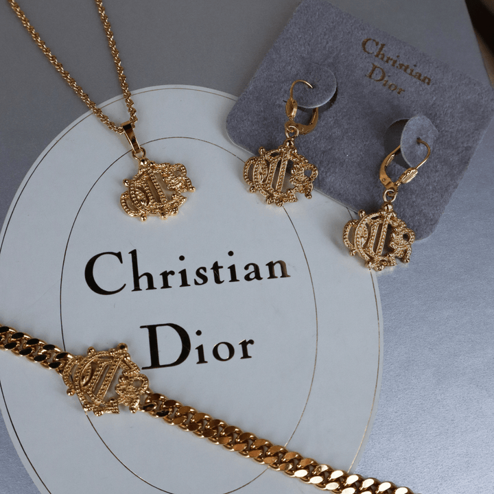CHRISTIAN DIOR 絕版馬車全套配飾 - Vintasy