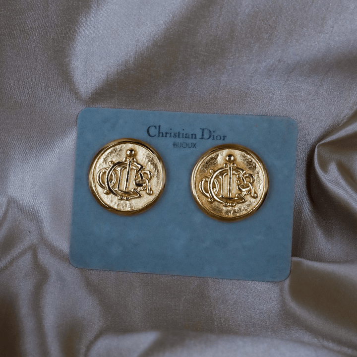 CHRISTIAN DIOR 大馬車硬幣耳夾 - Vintasy