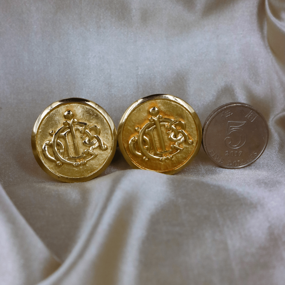 CHRISTIAN DIOR 大馬車硬幣耳夾 - Vintasy