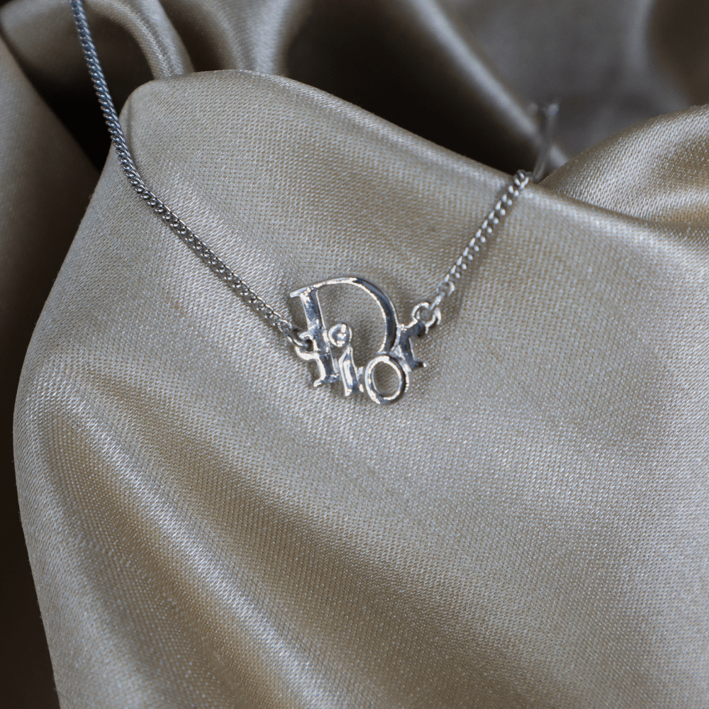 CHRISTIAN DIOR 吊墜手鏈 | 熱賣手鏈第一位! - Vintasy