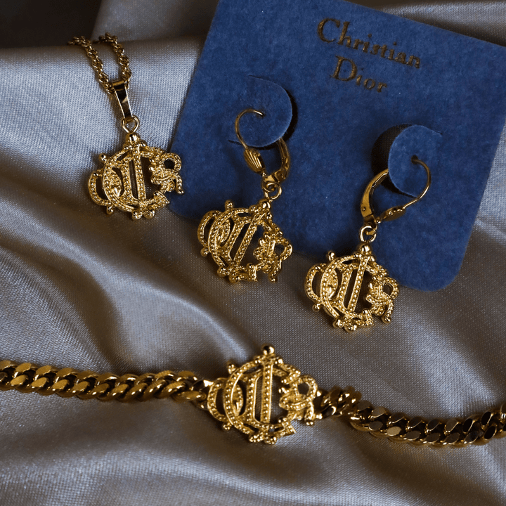 CHRISTIAN DIOR 絕版馬車全套配飾 - Vintasy