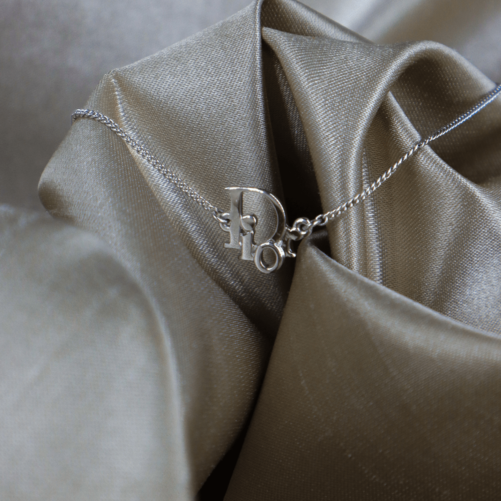 CHRISTIAN DIOR 吊墜手鏈 | 熱賣手鏈第一位! - Vintasy