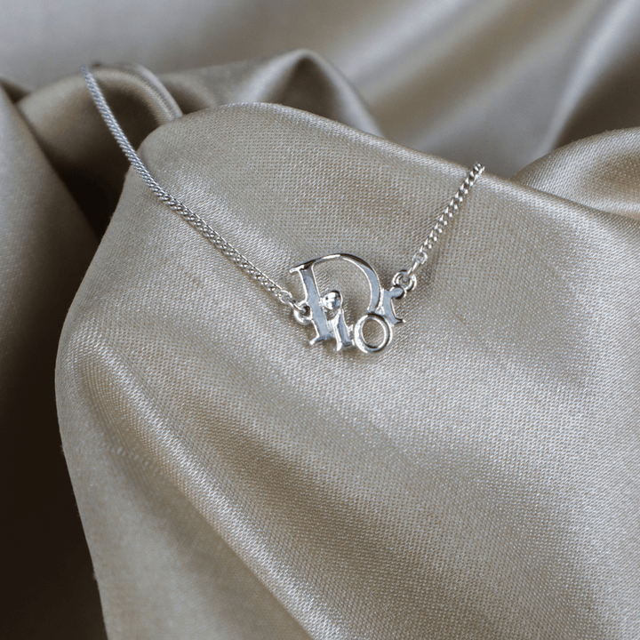 CHRISTIAN DIOR 吊墜手鏈 | 熱賣手鏈第一位! - Vintasy