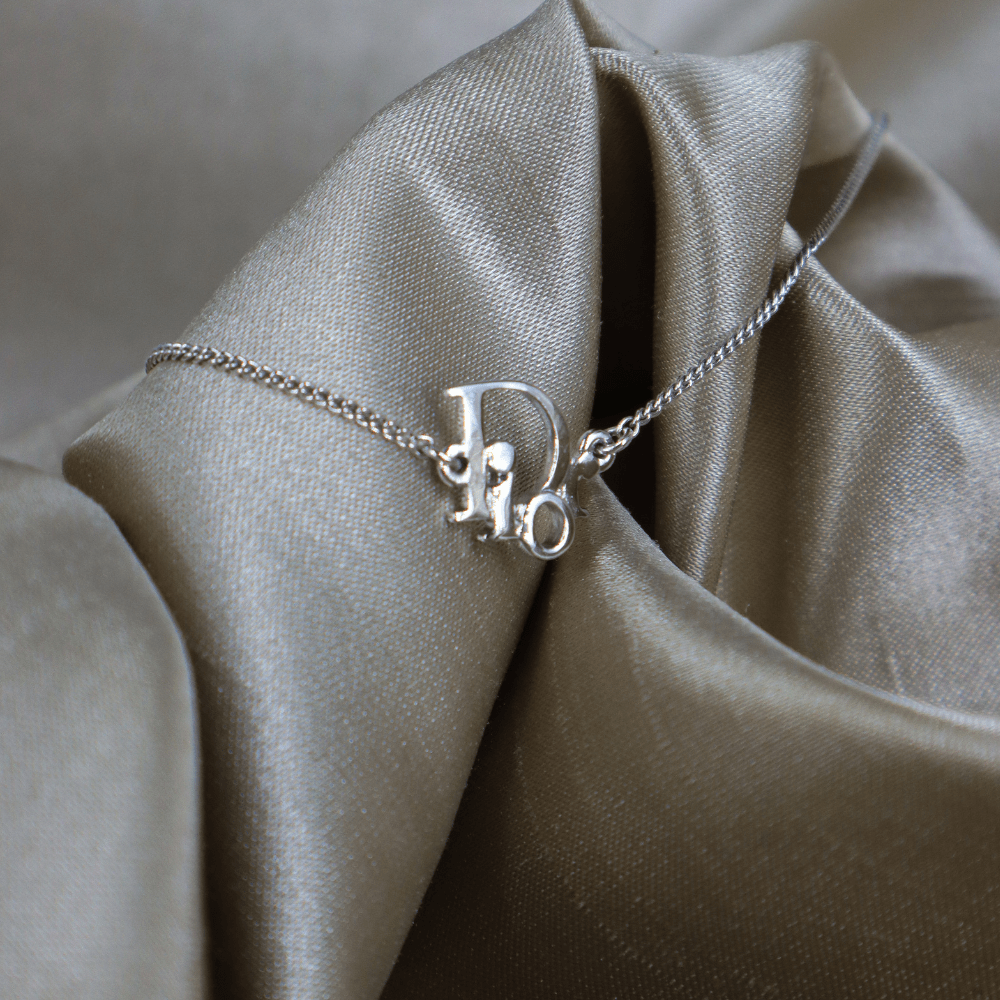 CHRISTIAN DIOR 吊墜手鏈 | 熱賣手鏈第一位! - Vintasy