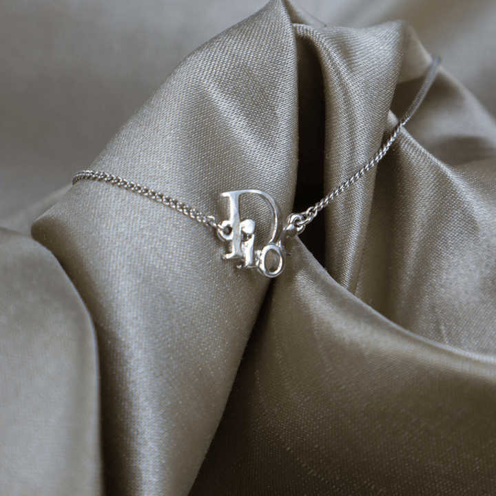 CHRISTIAN DIOR 吊墜手鏈 | 熱賣手鏈第一位! - Vintasy