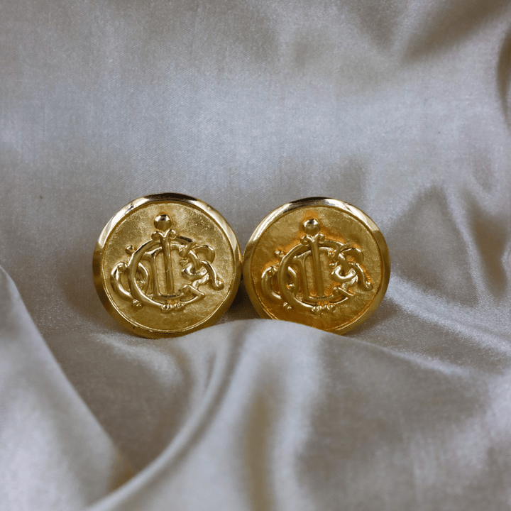 CHRISTIAN DIOR 大馬車硬幣耳夾 - Vintasy