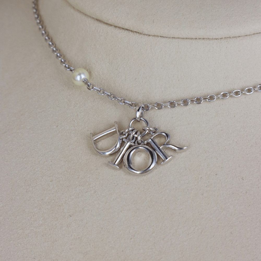 DIO(R)EVOLUTION NECKLACE - Vintasy