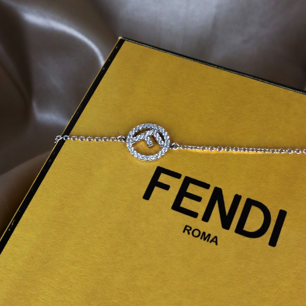 F is Fendi 閃石手鏈 | 經典品牌標誌 - Vintasy