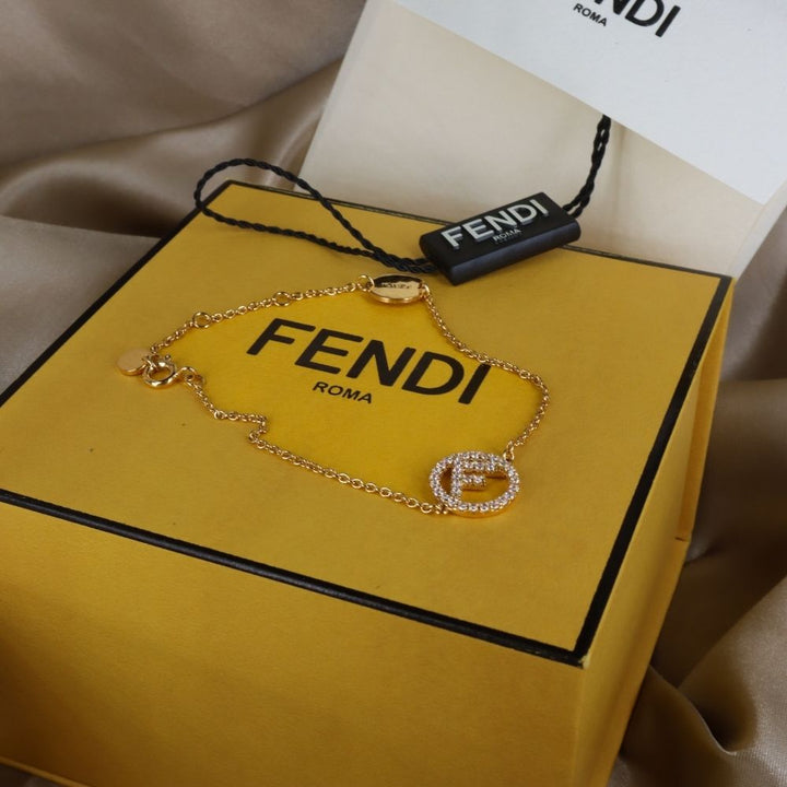 F is Fendi 閃石手鏈 | 經典品牌標誌 - Vintasy