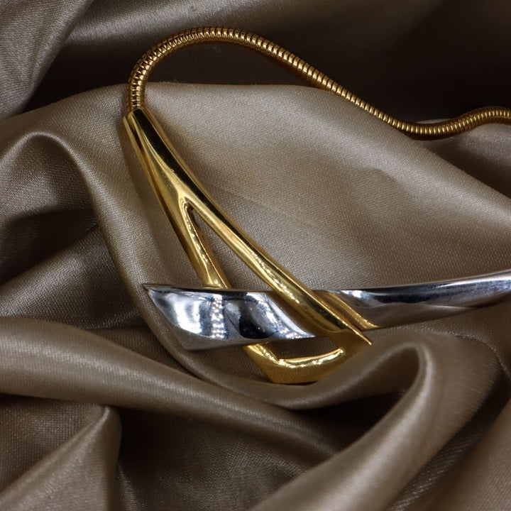 GIVENCHY 1977 金銀經典鎖骨項鏈 - Vintasy