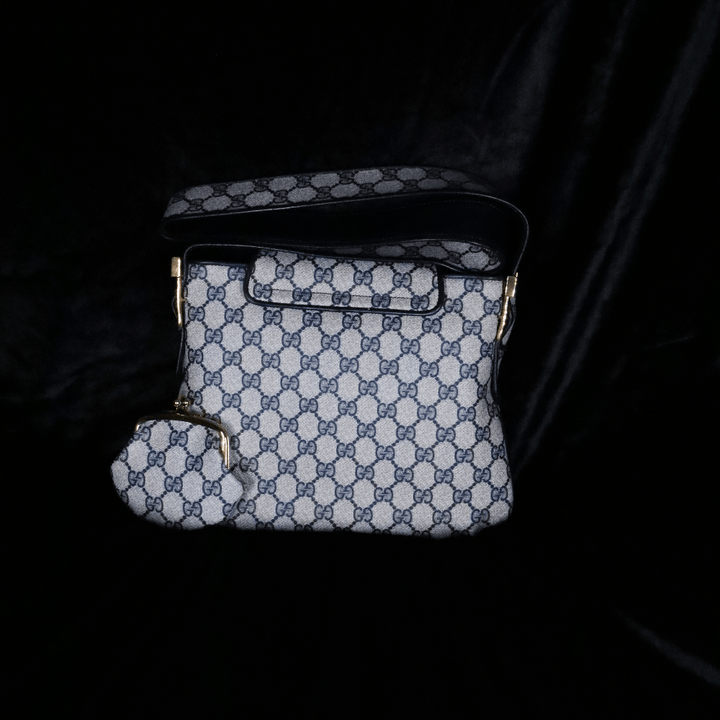 GUCCI 粗帶1970 MONOGRAM 斜揹包 | 極罕粗帶中古 - Vintasy
