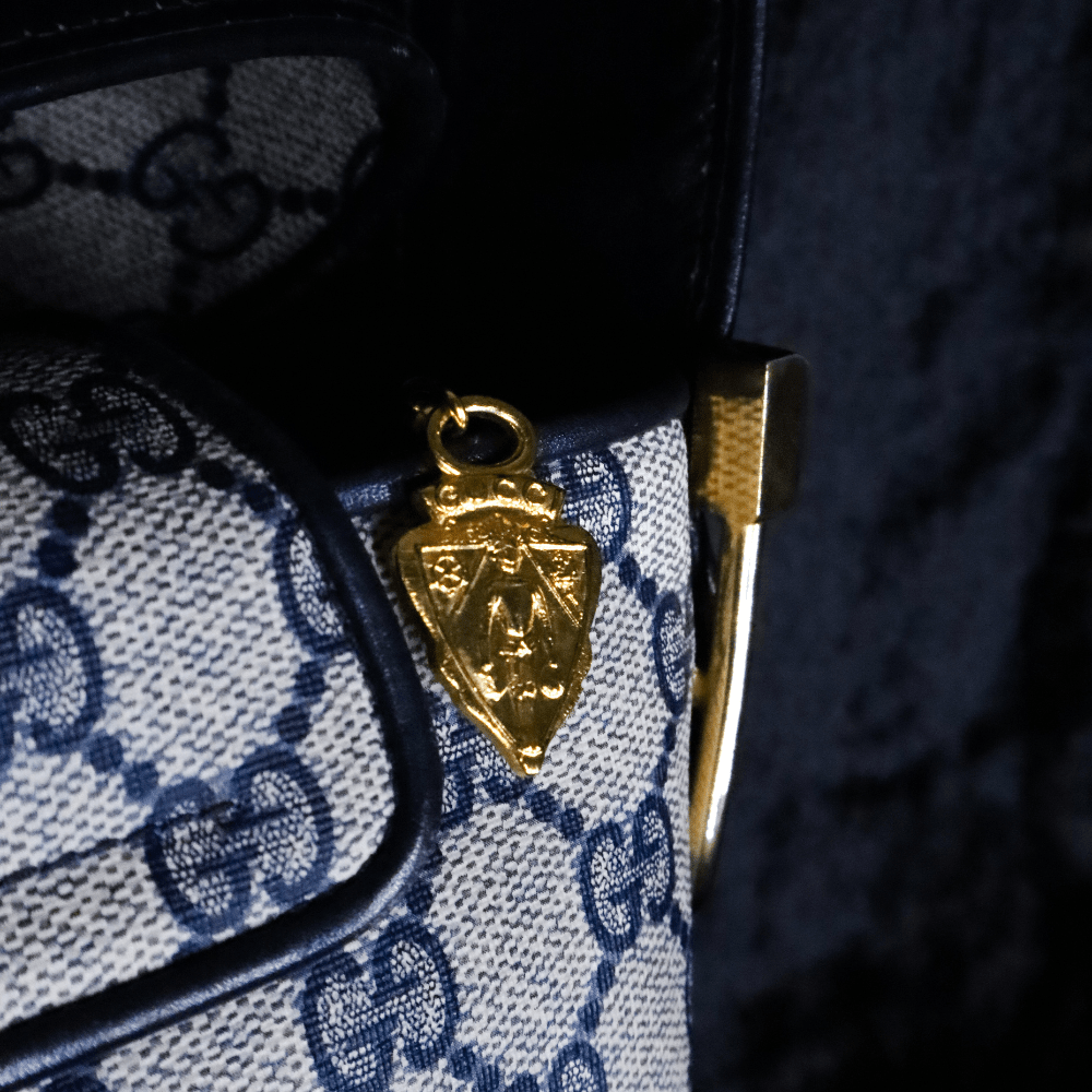 GUCCI 粗帶1970 MONOGRAM 斜揹包 | 極罕粗帶中古 - Vintasy