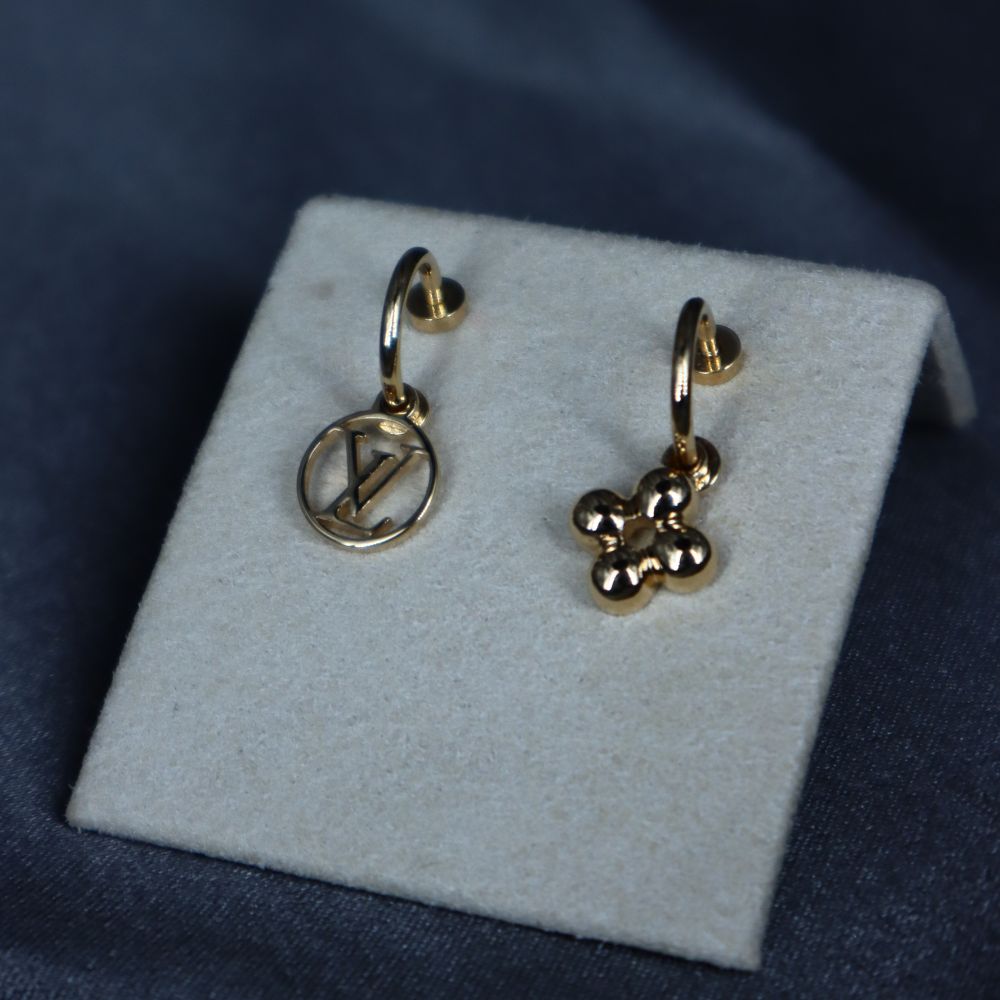 LOUIS VUITTON Blooming 耳環 - Vintasy