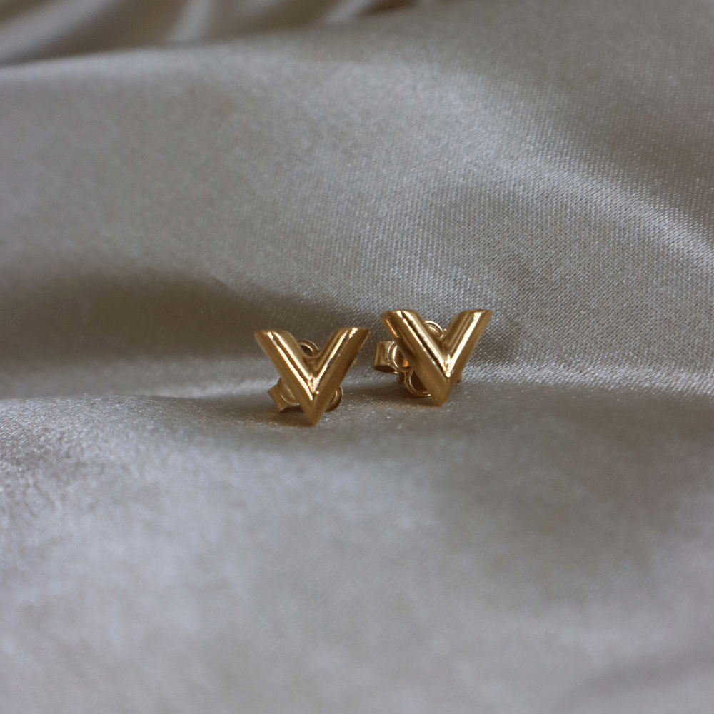 LOUIS VUITTON Essential V 耳環 |極罕現貨 - Vintasy