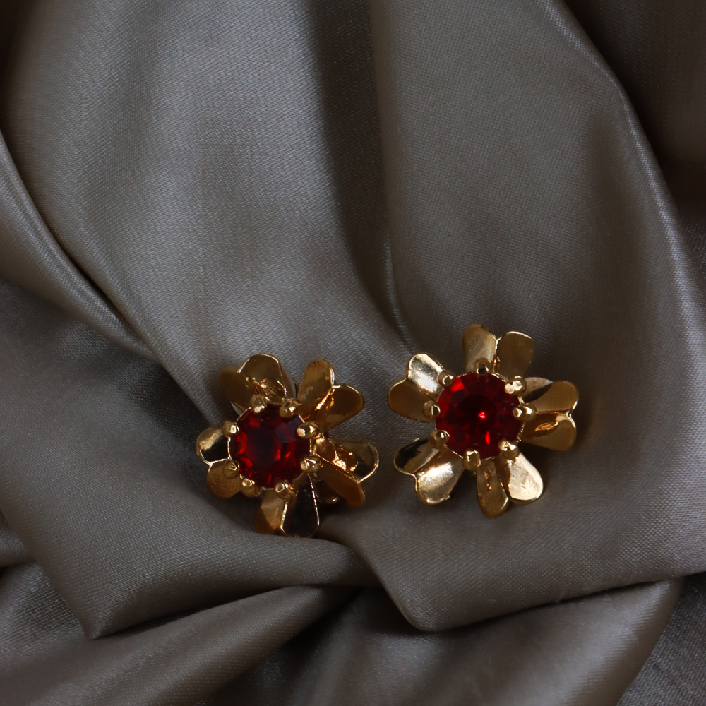 GIVENCHY 紅寶石花卉耳夾