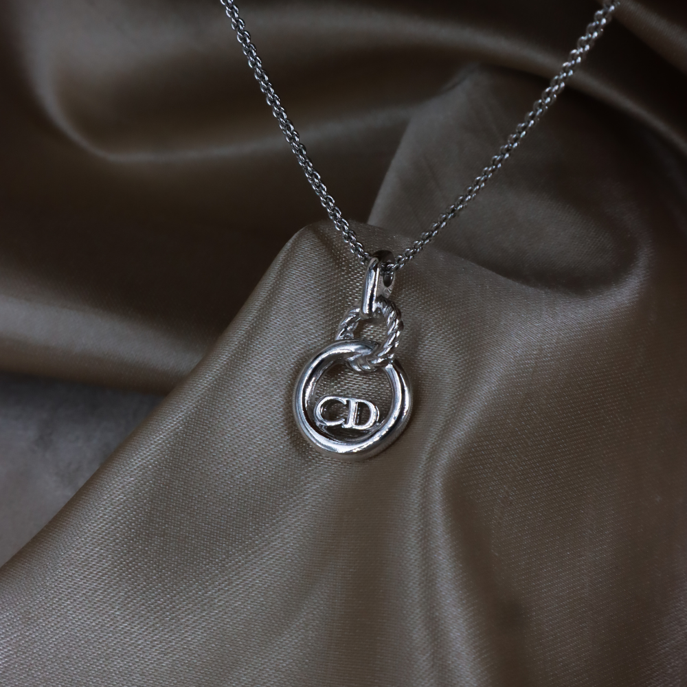 CHRISTIAN DIOR 經典 CD Logo 圓環項鏈｜未使用品