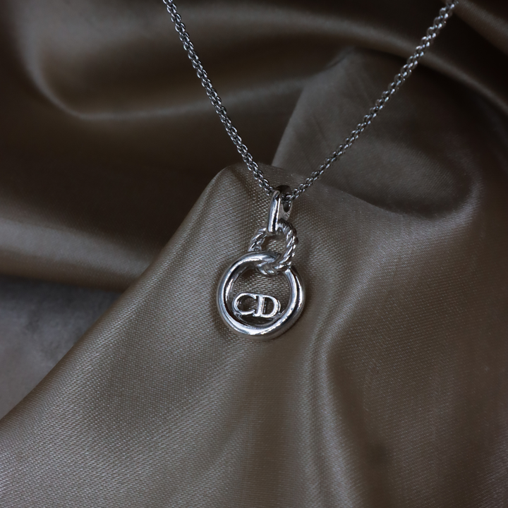 CHRISTIAN DIOR 經典 CD Logo 圓環項鏈｜未使用品