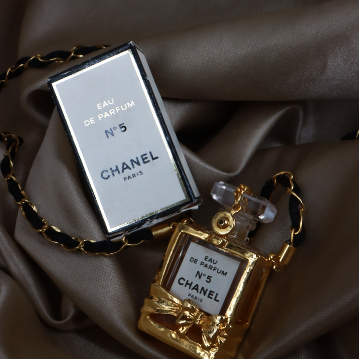 Chanel N°5 香水瓶造型金色吊墜頸鏈 | 稀品金色珍品 附兩款香水！