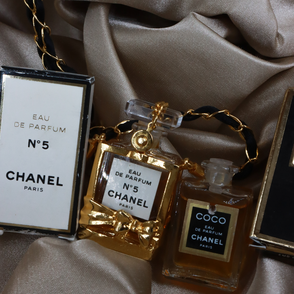 Chanel N°5 香水瓶造型金色吊墜頸鏈 | 稀品金色珍品 附兩款香水！