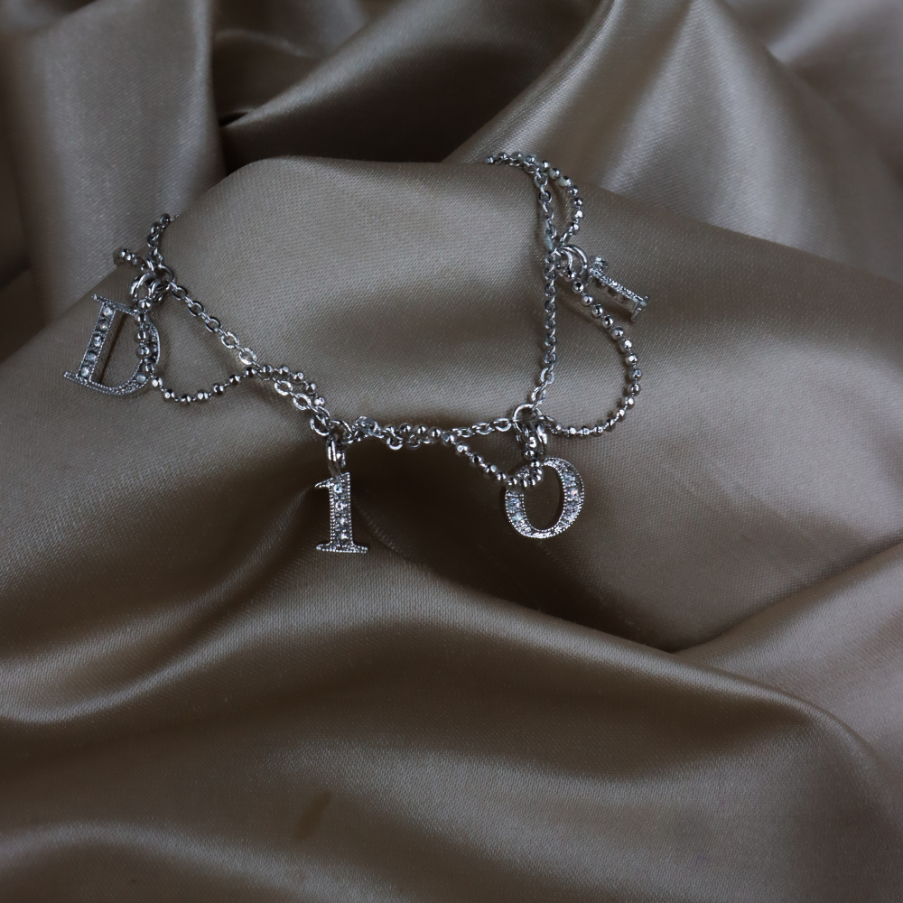 DIOR 銀色滿鑽DIOR字母吊飾手鏈