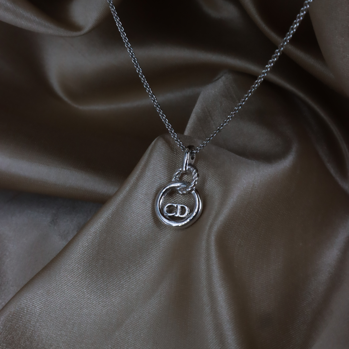 CHRISTIAN DIOR 經典 CD Logo 圓環項鏈｜未使用品