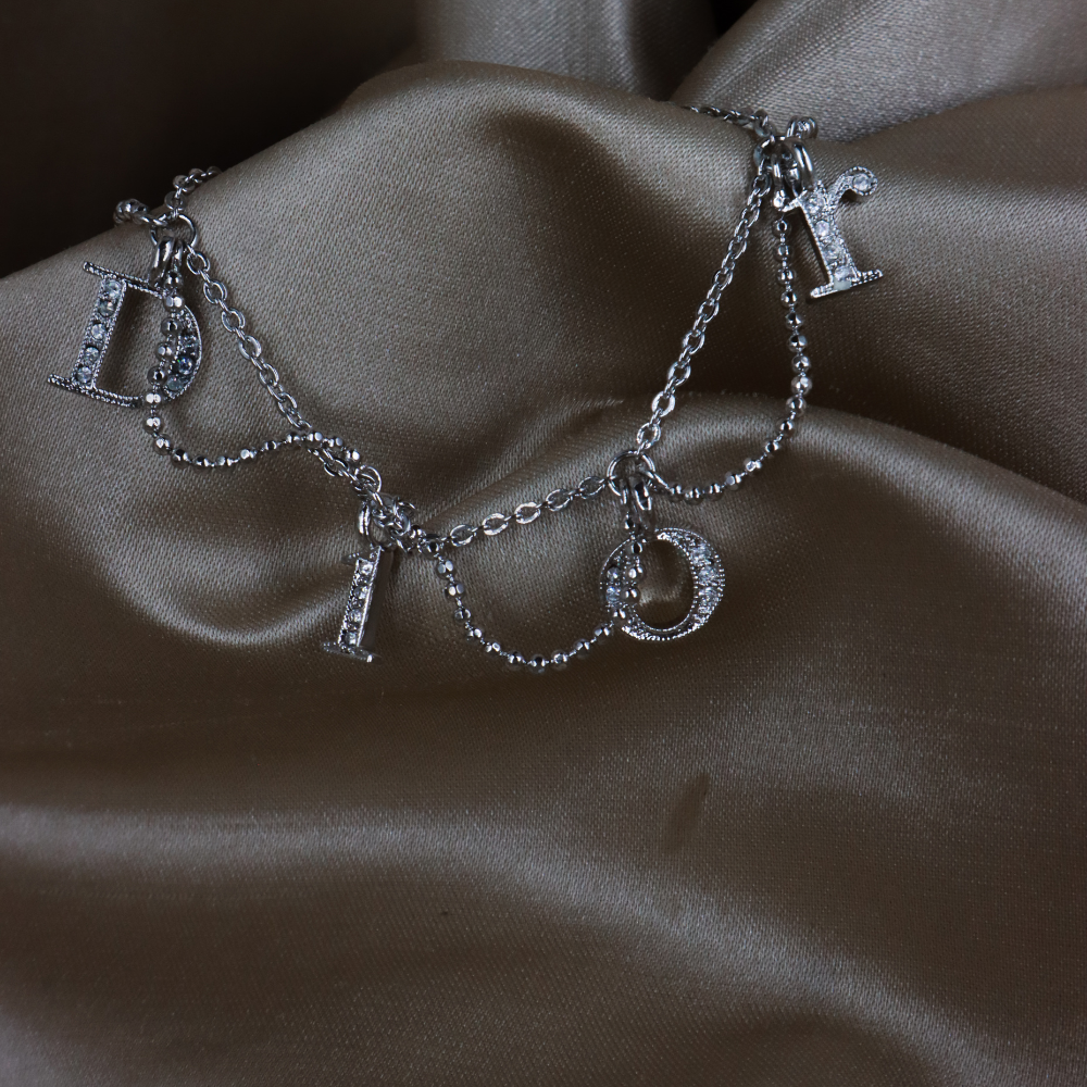 DIOR 銀色滿鑽DIOR字母吊飾手鏈