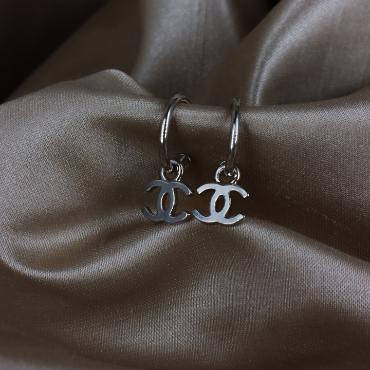 CHANEL 銀色小圈垂墜雙C耳環｜附原盒 近未使用